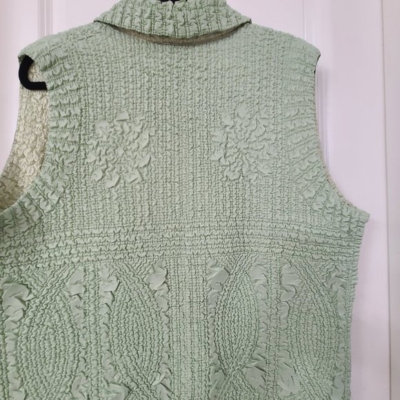 Jerry T Womens Vest - Picture 10 of 10